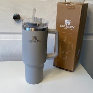 Stanley Cup 40oz Quencher, Color: Ash